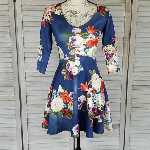 Boohoo Dresses & Skirts - Booho Cutout Sky & Garden Dress
